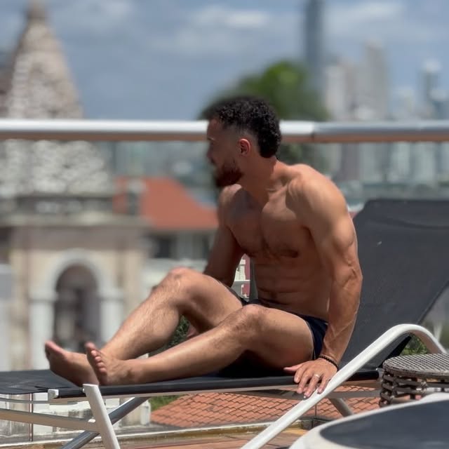 Travel lifestyle portrait in Panama
